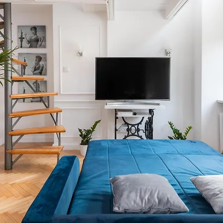 Królewska By Your Freedom * Varsóvia