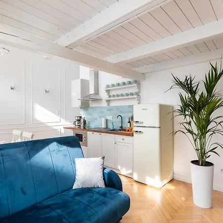 Królewska By Your Freedom